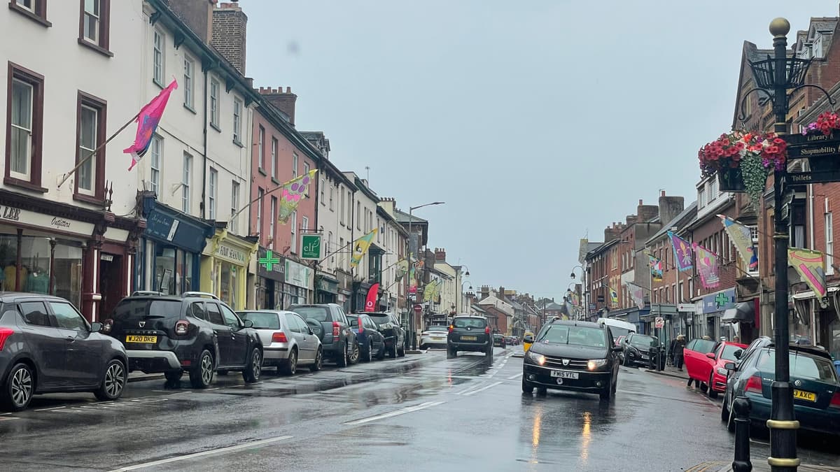 Parking proposals for 8 Devon towns revealed one hour free, pay